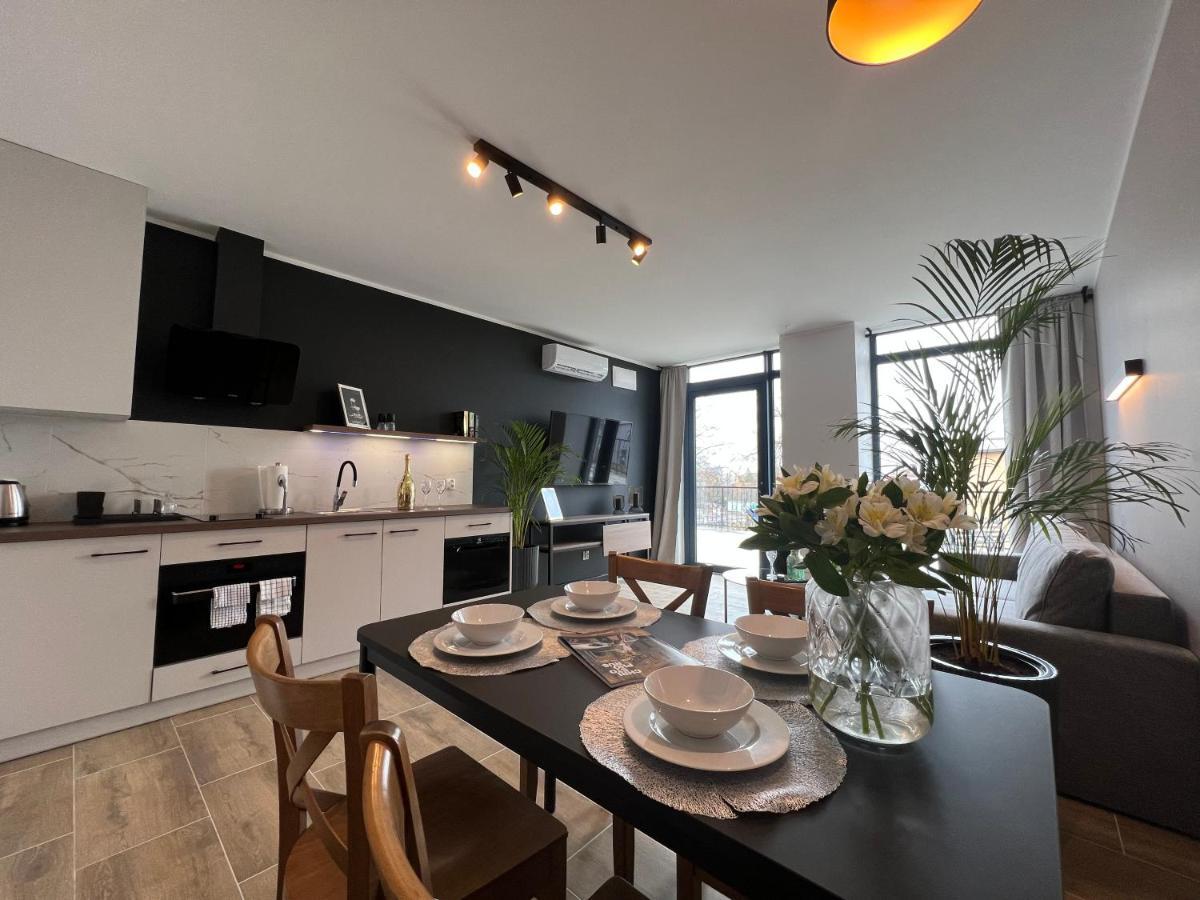 Party Avangarde Apartments City Center Леба Екстер'єр фото
