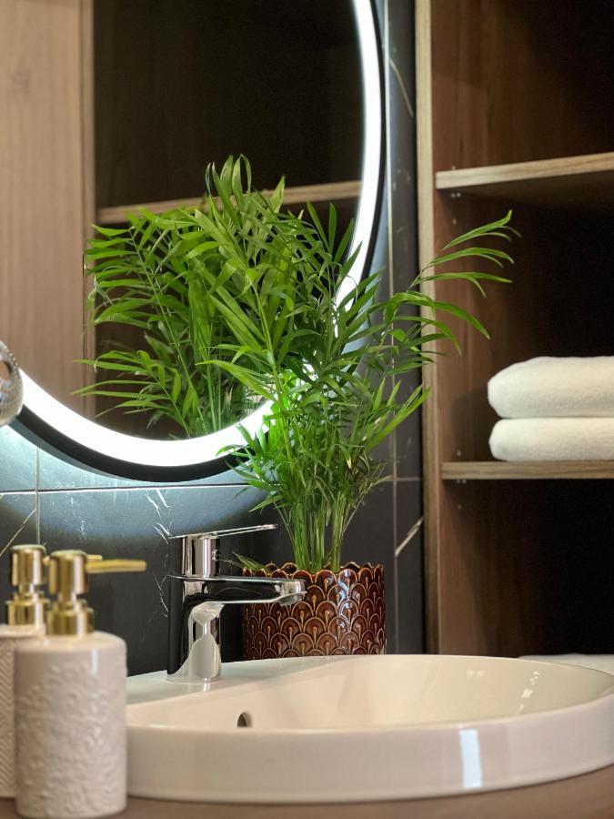 Party Avangarde Apartments City Center Леба Екстер'єр фото